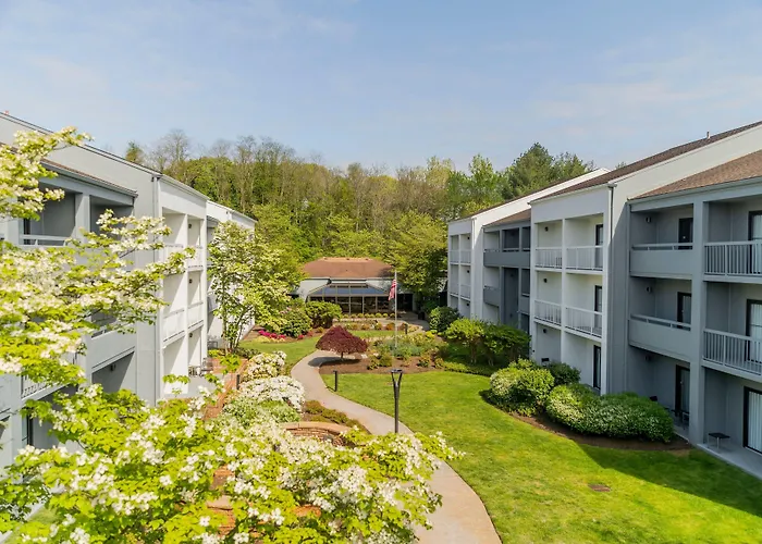 Courtyard By Marriott Lincroft Red Bank